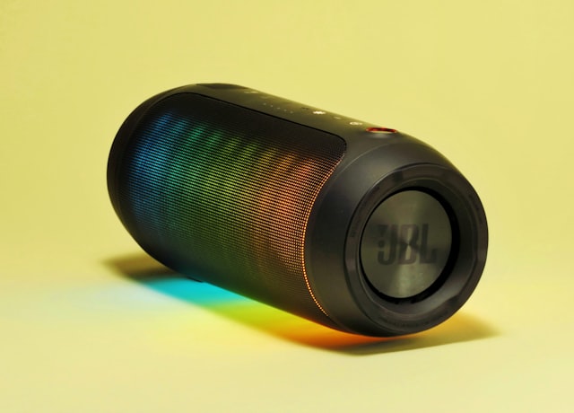 Portable bluetooth speaker