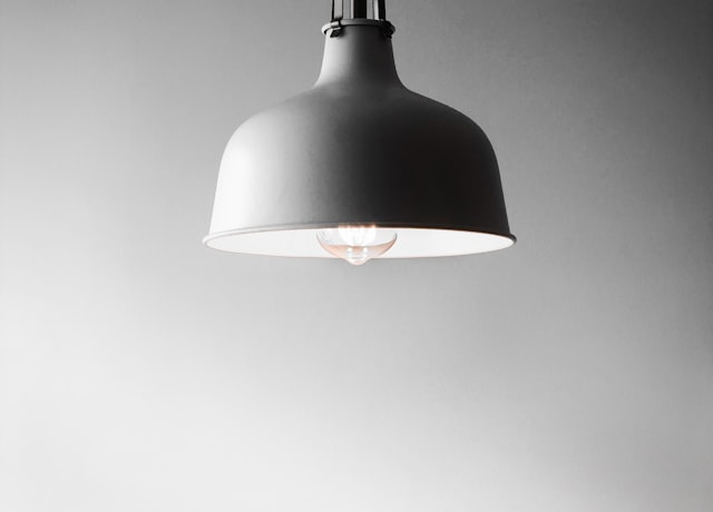 Glowing smart light bulb